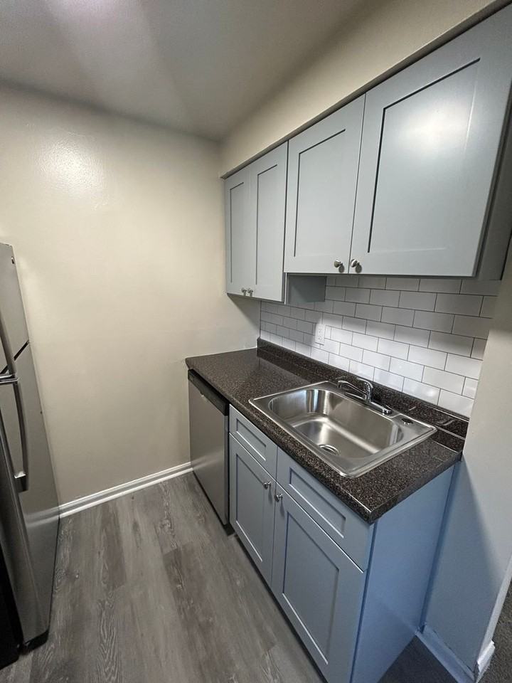 Oak Tree Apartments - Photo 7 of 45