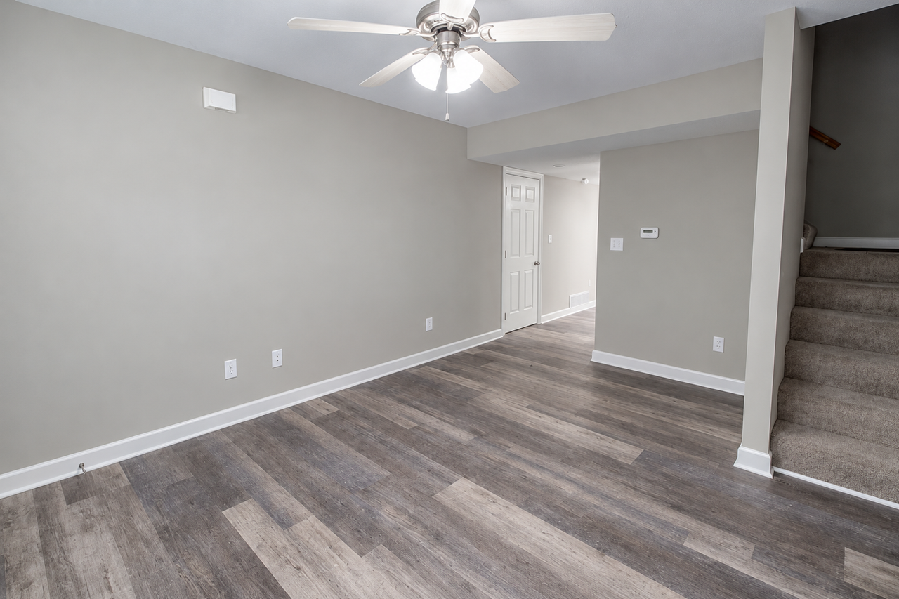 1311 Raleigh Dr - Photo 4 of 33