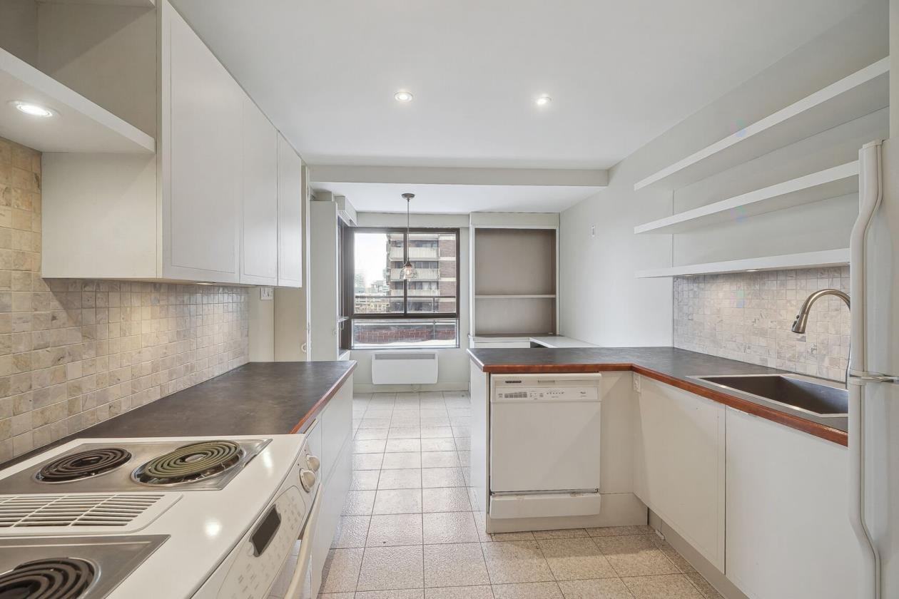 1515 Avenue du Docteur-Penfield #502 - Photo 4 of 13