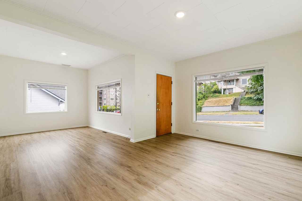 617 North State Street Apartments - Photo 4 of 6