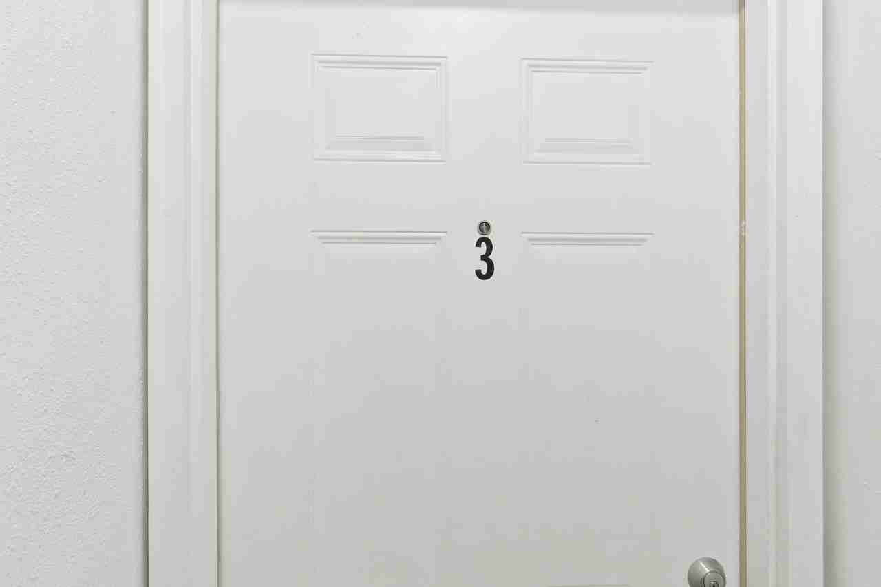 132 N 38th Ave - Photo 2 of 17