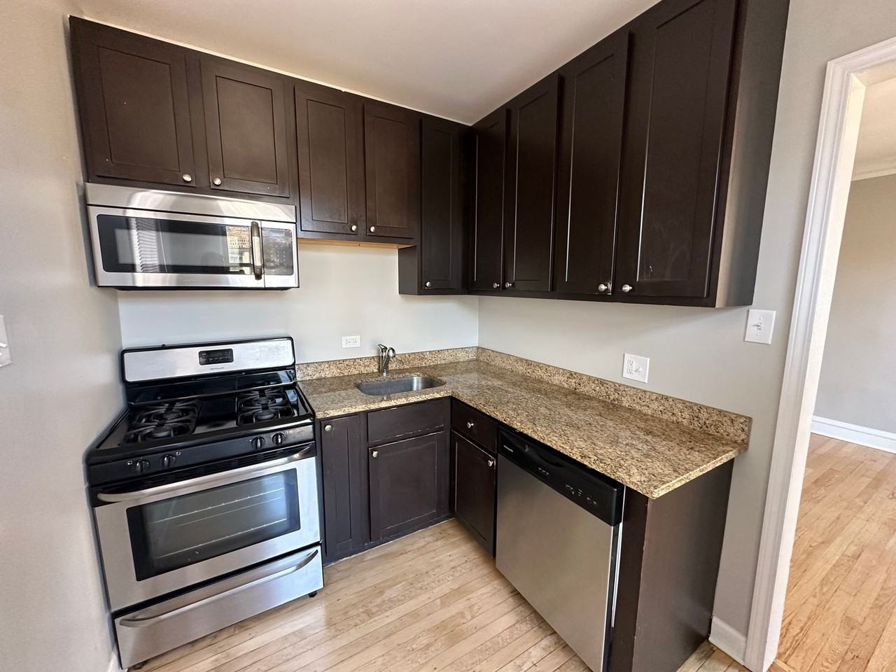 Castor Rosemont, LLC - Photo 5 of 17