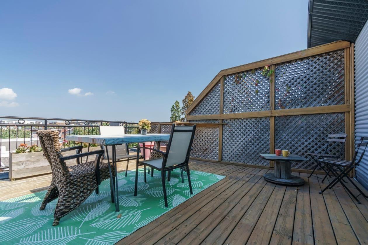 7145 Rue Saint-Urbain #323 - Photo 3 of 10