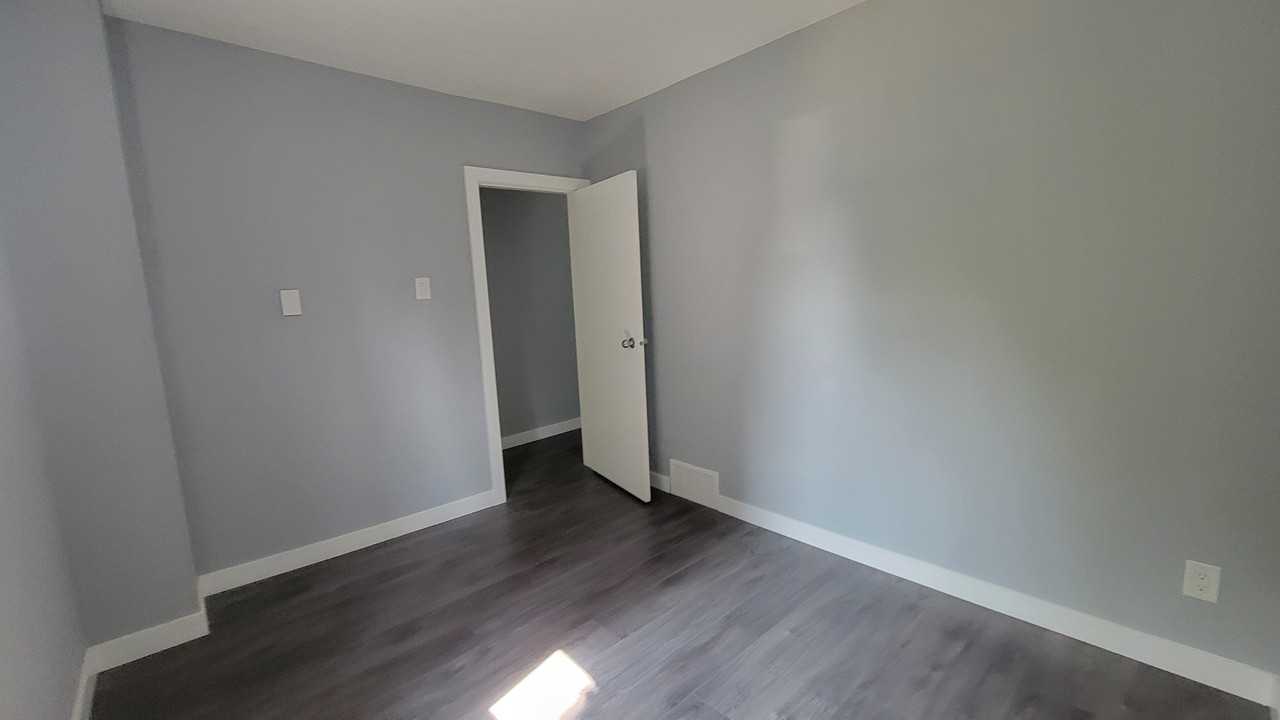 586 Machray Ave - Photo 2 of 13