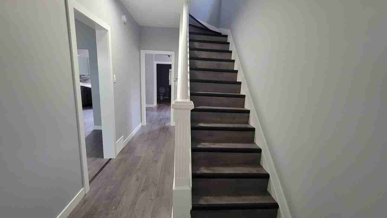 586 Machray Ave - Photo 3 of 13