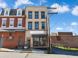 featured image of 810 Amity St
