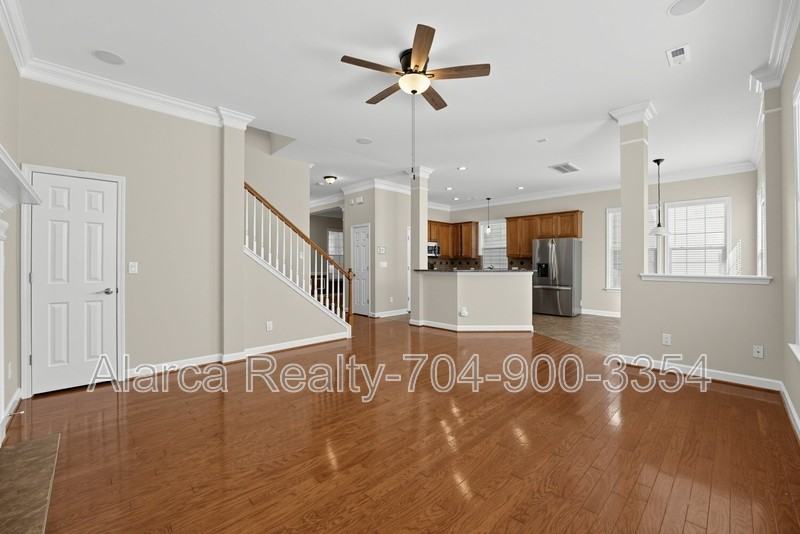 8532 Westmoreland Lake Dr - Photo 4 of 21
