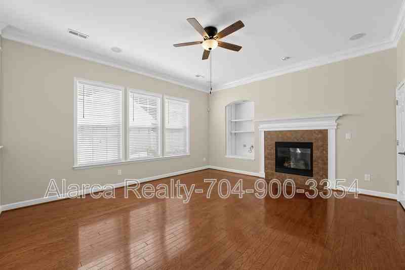 8532 Westmoreland Lake Dr - Photo 5 of 21