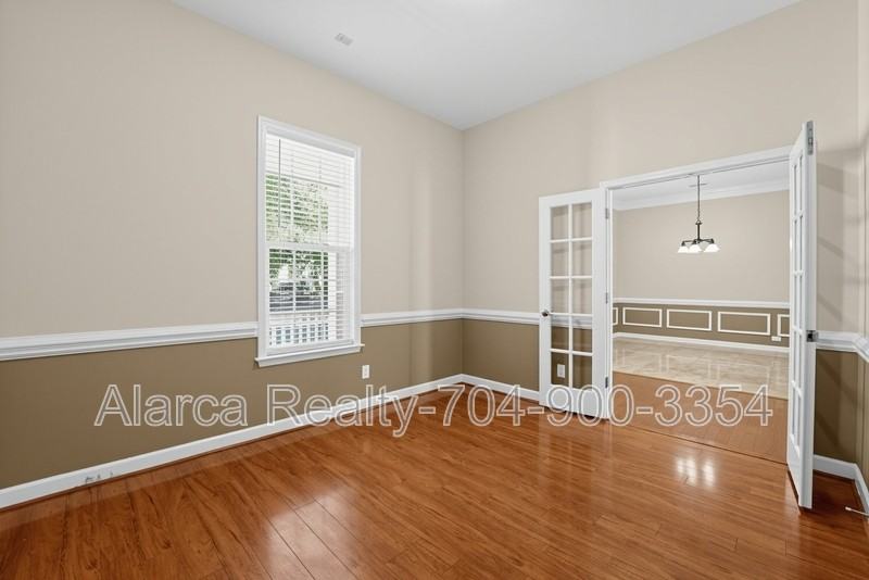 8532 Westmoreland Lake Dr - Photo 6 of 21
