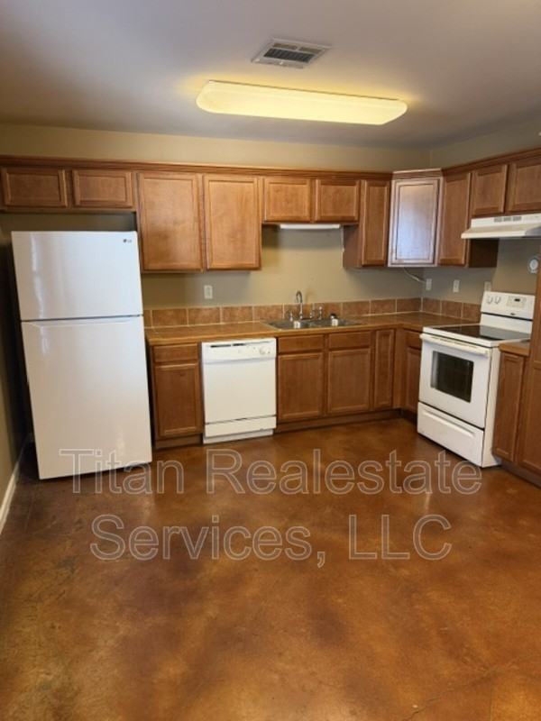 308 S Landry Dr #C - Photo 2 of 6