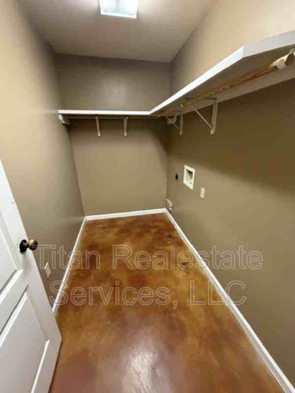 308 S Landry Dr #C - Photo 6 of 6