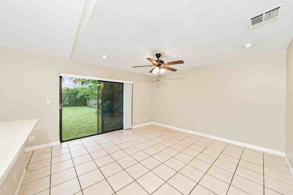 11492 Clear Creek Pl - Photo 6 of 16