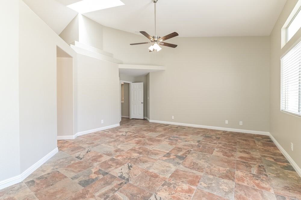 691 Senator Ct - Photo 5 of 16