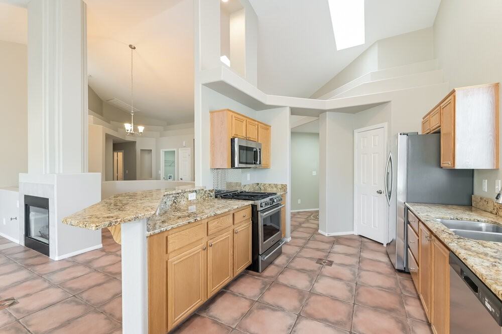 691 Senator Ct - Photo 6 of 16