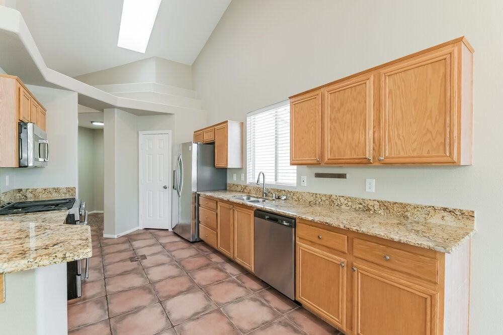 691 Senator Ct - Photo 7 of 16