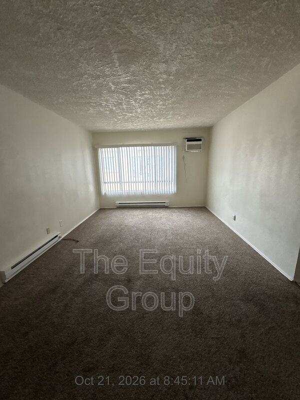 570 S Richmond Ave #4 - Photo 3 of 11