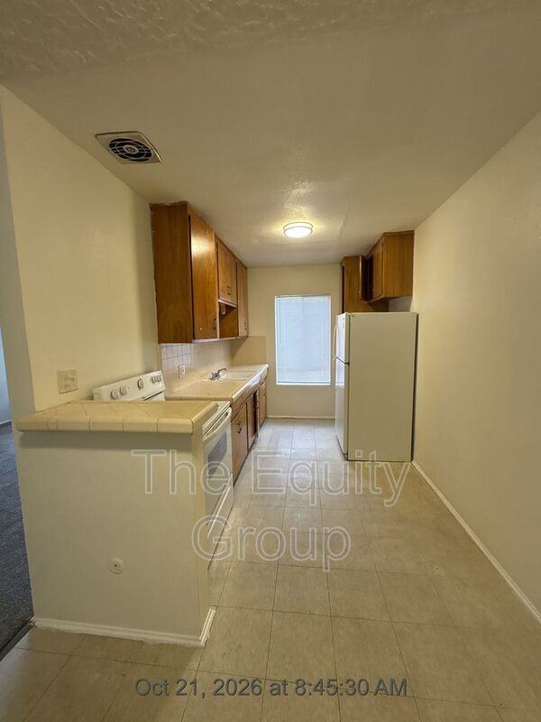 570 S Richmond Ave #4 - Photo 5 of 11