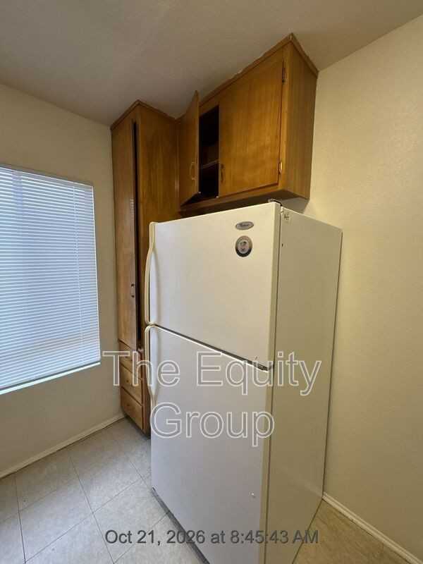 570 S Richmond Ave #4 - Photo 7 of 11