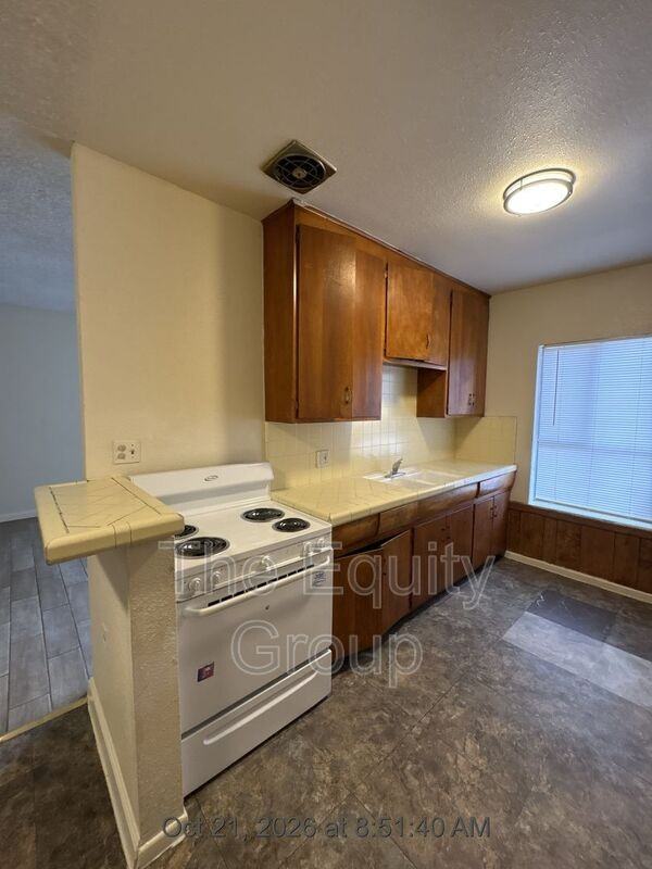 580 S Richmond Ave #3 - Photo 5 of 11