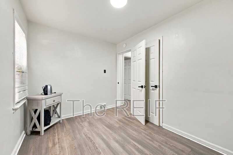 20225 Terrell St - Photo 6 of 19