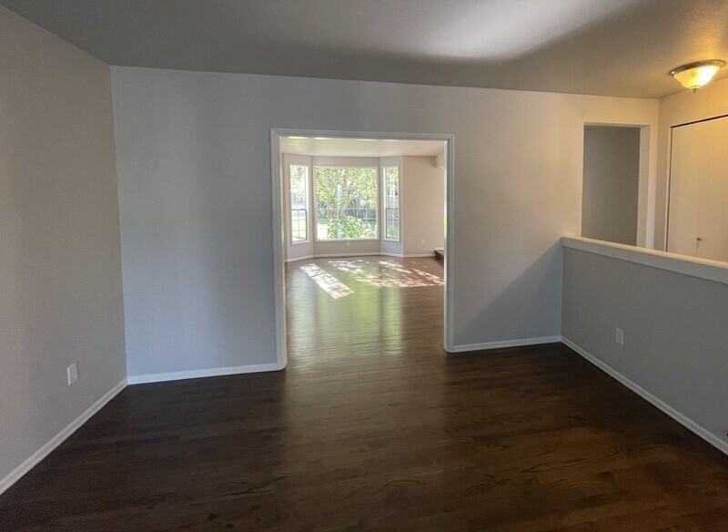 4321 170th Ct Ne - Photo 5 of 12