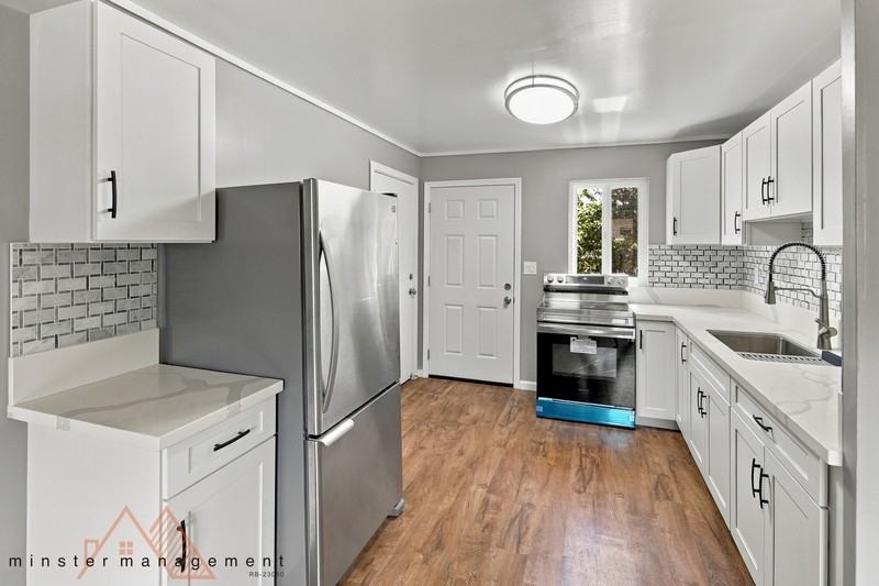 6163 Kawekiu Pl #D - Photo 2 of 18