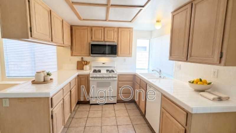 25215 Morning Dove Way - Photo 3 of 21