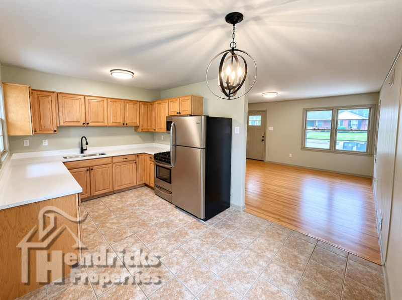 1556 Raymore Rd - Photo 5 of 15