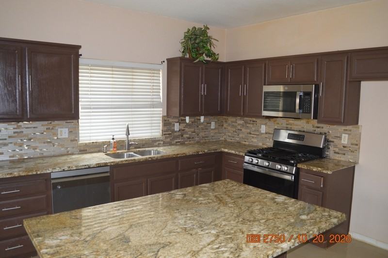625 Helen Dr - Photo 3 of 24