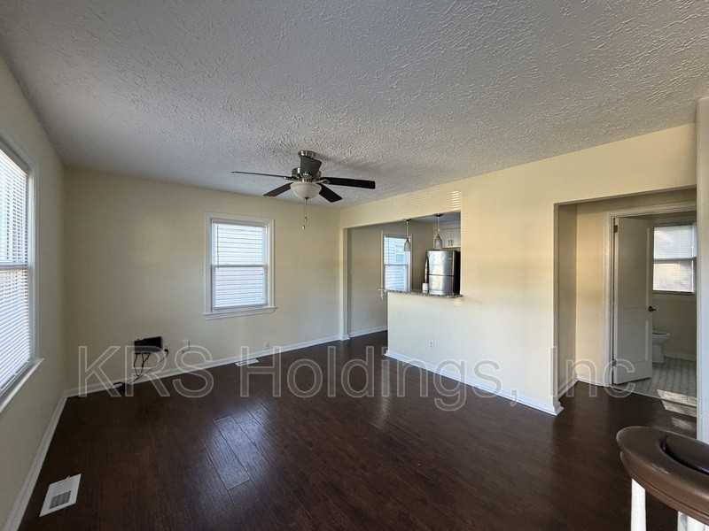 1904 Laguard Dr - Photo 2 of 10