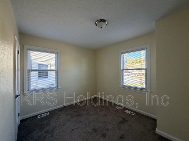 1904 Laguard Dr - Photo 6 of 10