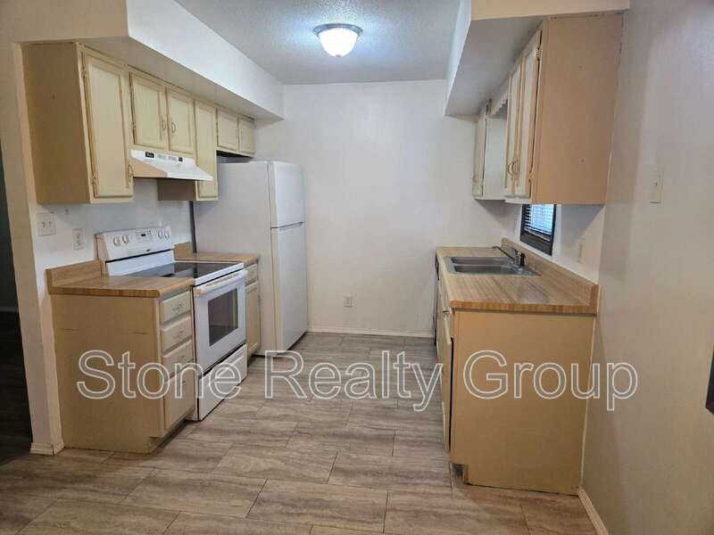 7736 N 42nd 1/2 St - Photo 4 of 10