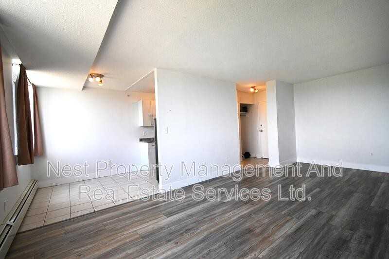 805 Queensway #1 - Photo 3 of 12