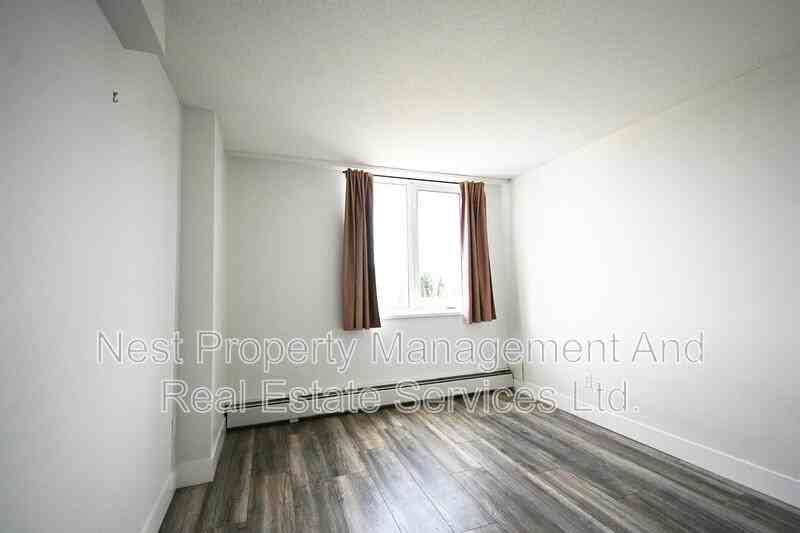 805 Queensway #1 - Photo 7 of 12