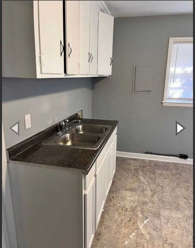 2429 Crestview Dr - Photo 3 of 7