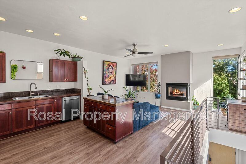 405 Ridge Pl Ne - Photo 4 of 33