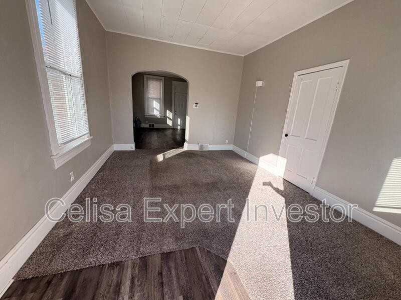 615 Fry St - Photo 2 of 8