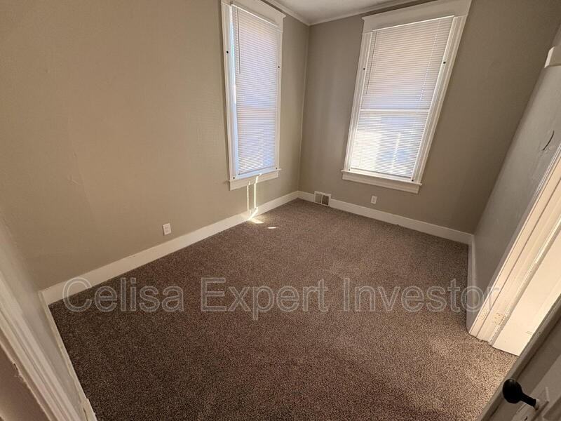 615 Fry St - Photo 3 of 8