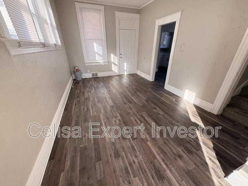 615 Fry St - Photo 4 of 8