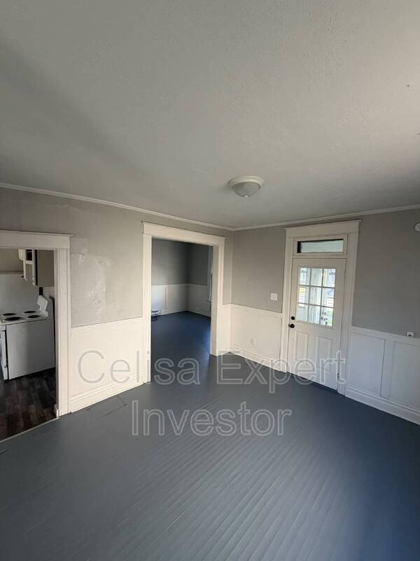 3125 S Harrison St - Photo 3 of 10