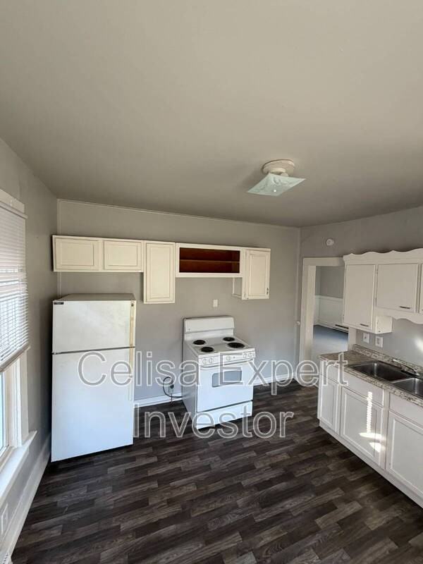 3125 S Harrison St - Photo 5 of 10