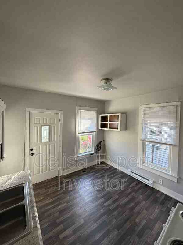 3125 S Harrison St - Photo 6 of 10