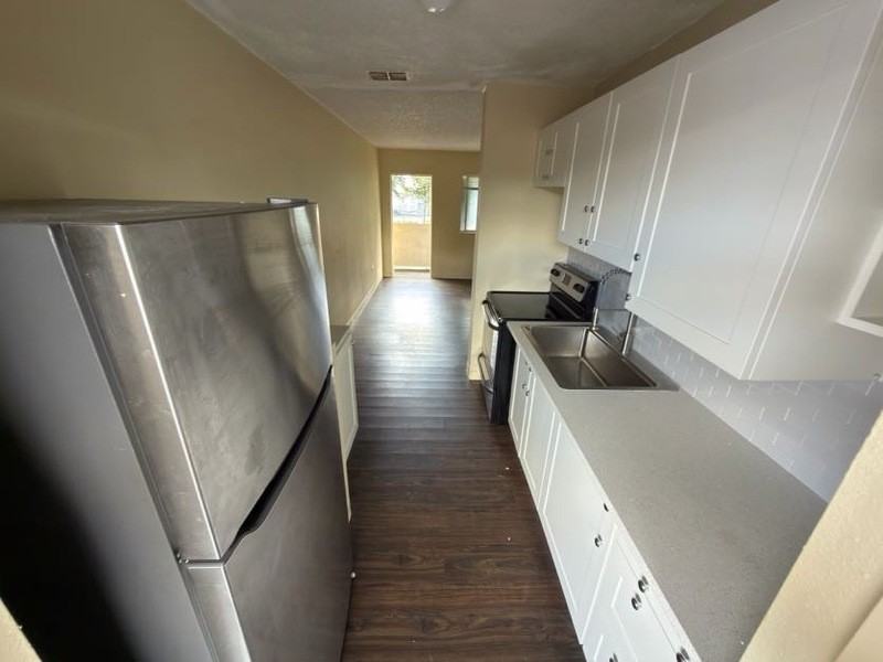 550 S John Young Pkwy #5 - Photo 2 of 7