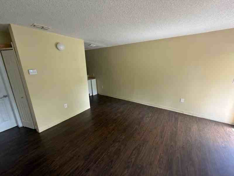 550 S John Young Pkwy #5 - Photo 4 of 7