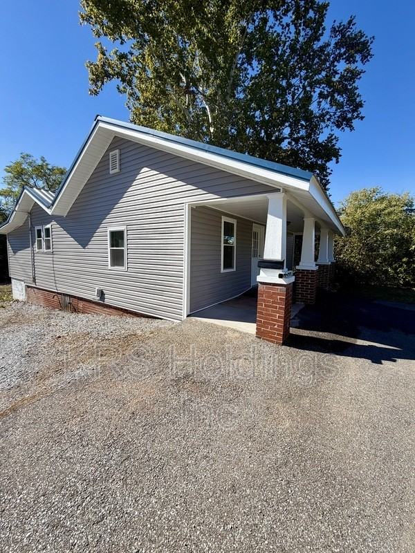 3733 Campbell Ave - Photo 2 of 11