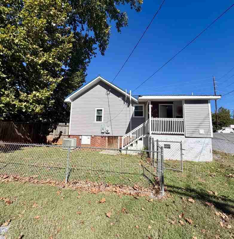 3733 Campbell Ave - Photo 3 of 11