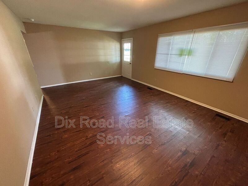 813 Leora St - Photo 5 of 20