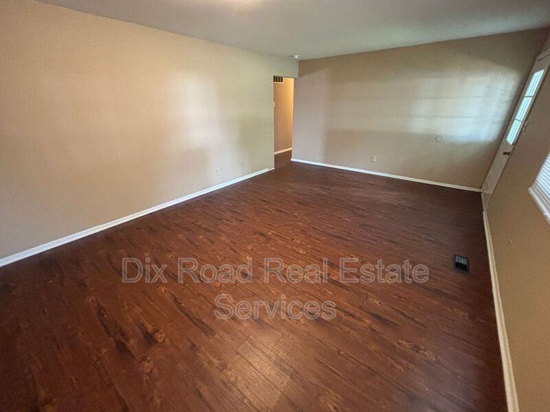 813 Leora St - Photo 6 of 20