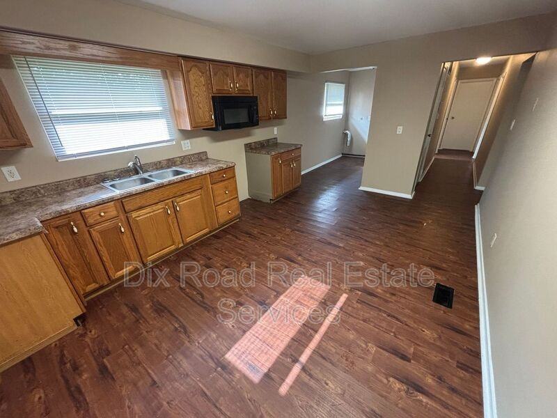 813 Leora St - Photo 7 of 20