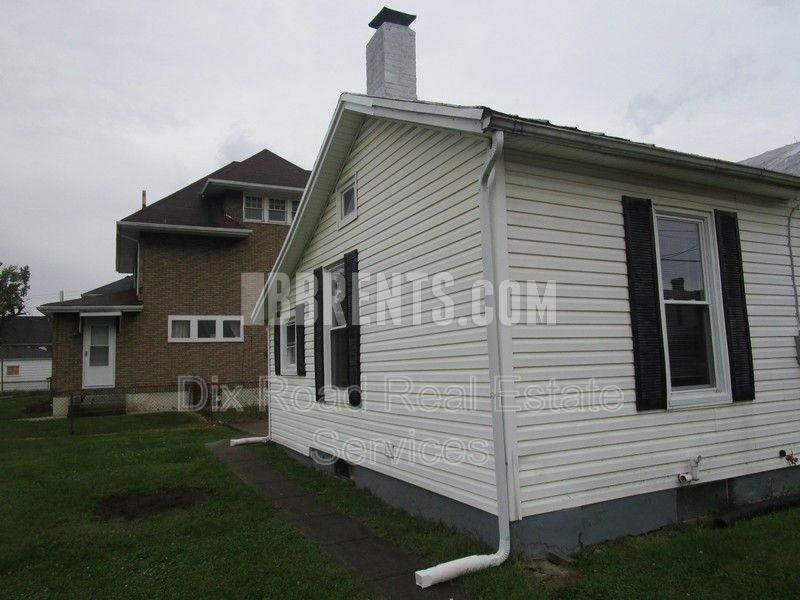 301 Crawford St - Photo 4 of 9